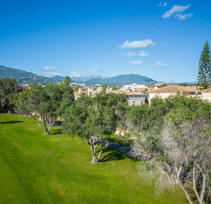 Frontline Golf Villa in Guadalmina Alta, San Pedro de Alcantara | Image 28
