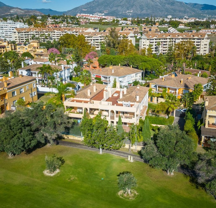 Villa en Premiere Ligne de Golf à Guadalmina Alta, San Pedro de Alcantara | Image 2