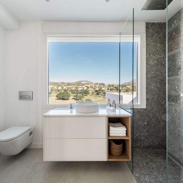 Modern Penthouse in Alcores del Golf, Nueva Andalucia | Image 29