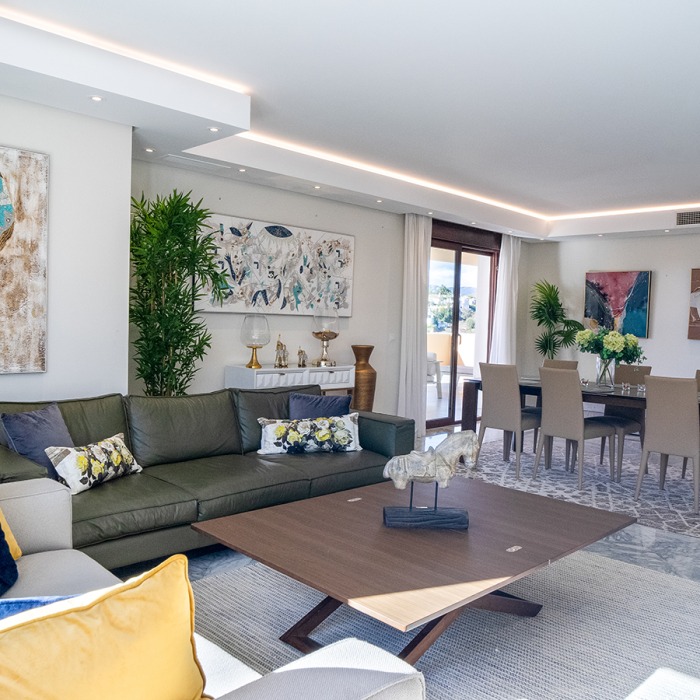 Sea View Duplex Penthouse in Quinta Del Virrey, Marbella Golden Mile | Image 16