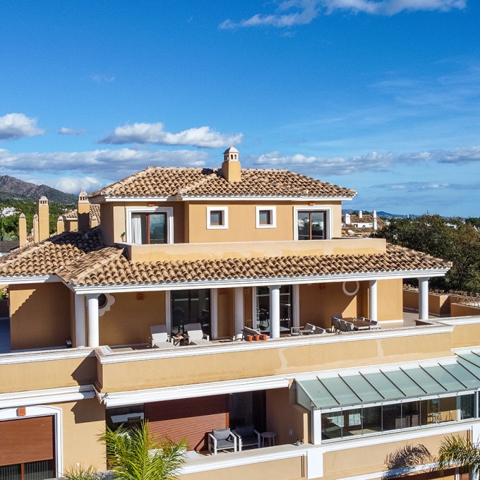 Sea View Duplex Penthouse in Quinta Del Virrey, Marbella Golden Mile | Image 1
