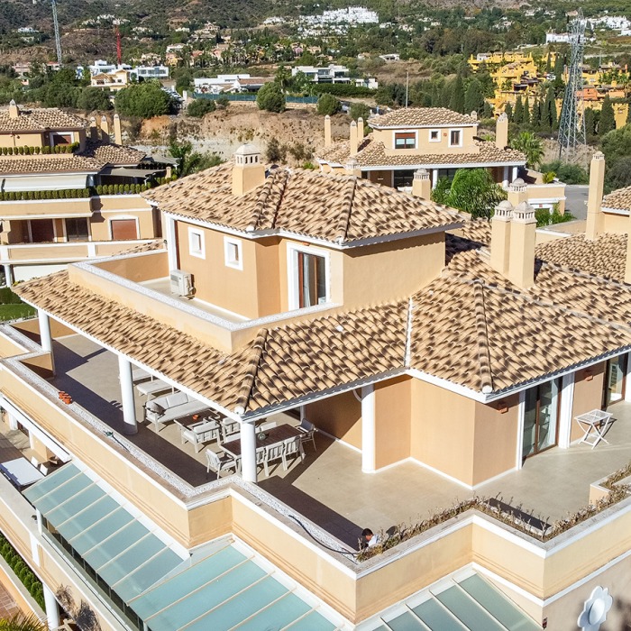 Penthouse for sale in La Quinta Del Virrey, Marbella Golden Mile4