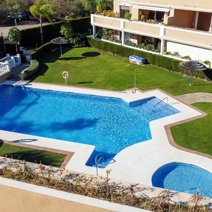 Sea View Duplex Penthouse in Quinta Del Virrey, Marbella Golden Mile | Image 4
