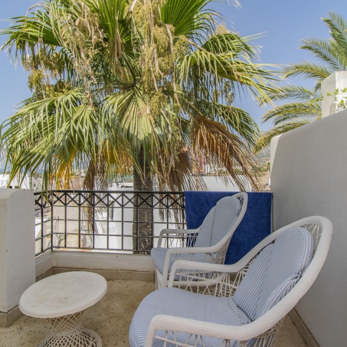 Penthouse Elegant avec vue mer à Rio Real, Marbella | Image 2