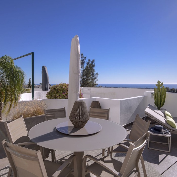 Modern sea view apartment in La Quinta, Benahavis | Image 7