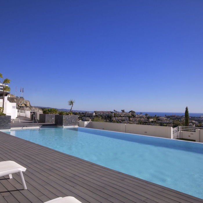 Modern sea view apartment in La Quinta, Benahavis | Image 27