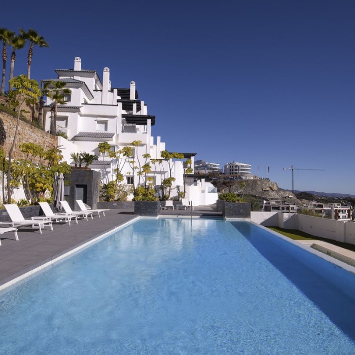 Modern sea view apartment in La Quinta, Benahavis | Image 26
