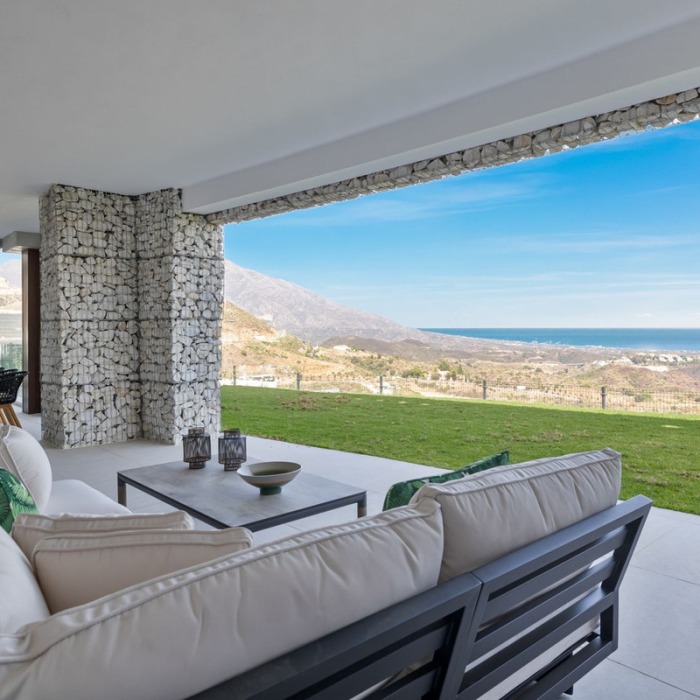 Sea view apartment for sale in La Quinta, Benahavis31
