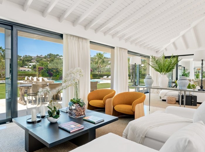 Huge Luxurious Frontline Golf Villa El Olivo in Nueva Andalucia | Image 24