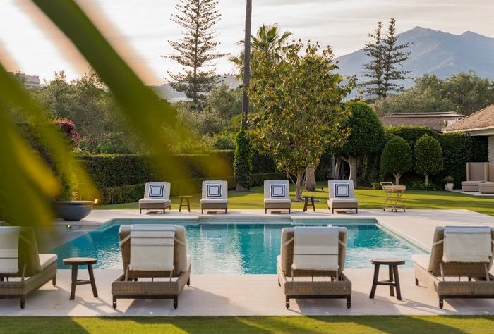 Huge Luxurious Frontline Golf Villa El Olivo in Nueva Andalucia | Image 49