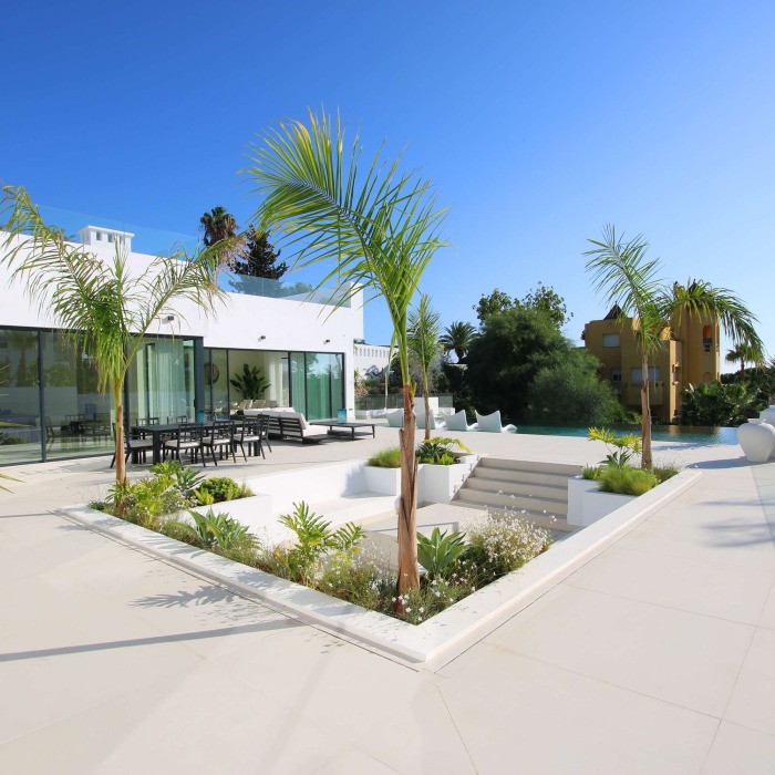 Villa moderna con vistas al mar en El Rosario, Marbella Este | Image 9