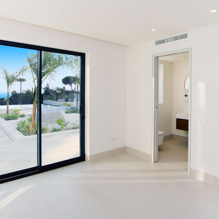 Villa moderna con vistas al mar en El Rosario, Marbella Este | Image 12