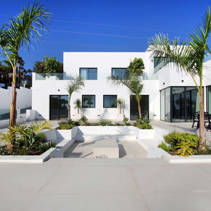 Modern Sea View Villa in El Rosario, Marbella East | Image 2