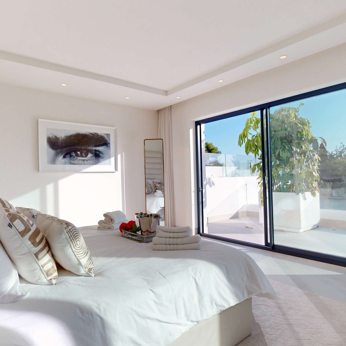Villa moderna con vistas al mar en El Rosario, Marbella Este | Image 41