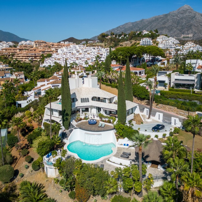 Villa for sale in Nueva Andalucia, Marbella2