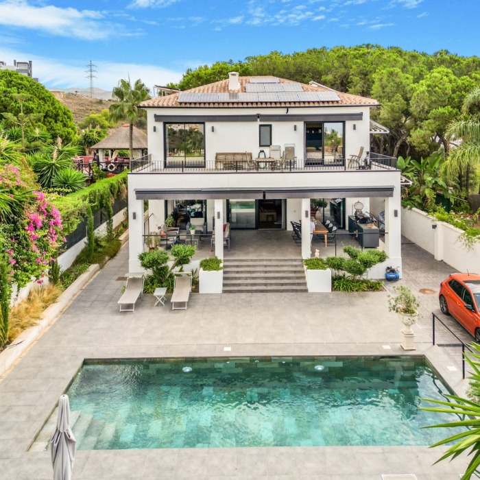 Villa for sale in Rio Real, Marbella6