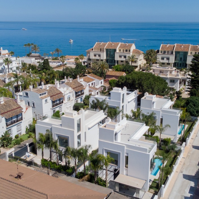 Villa junto a la playa en Rio Verde, Milla de Oro de Marbella | Image 4
