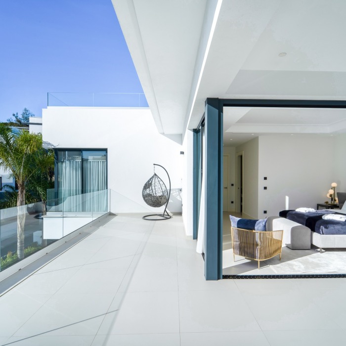Villa junto a la playa en Rio Verde, Milla de Oro de Marbella | Image 30