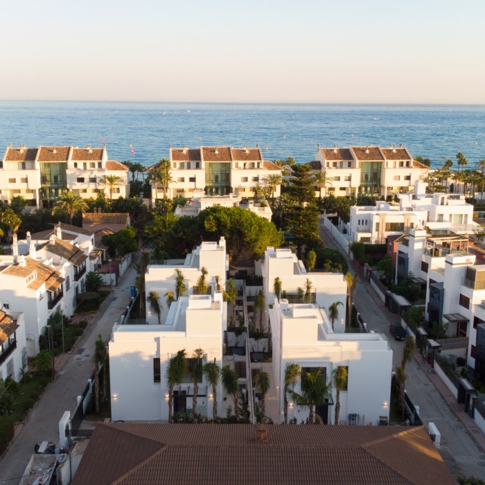 Villa junto a la playa en Rio Verde, Milla de Oro de Marbella | Image 3