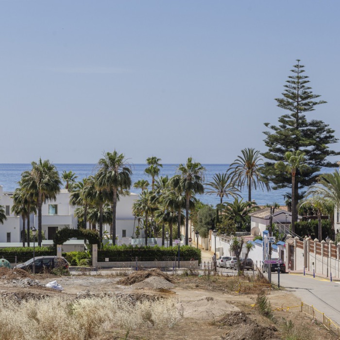 New Villa close to the sea in Rio Verde in Marbella | Image 1