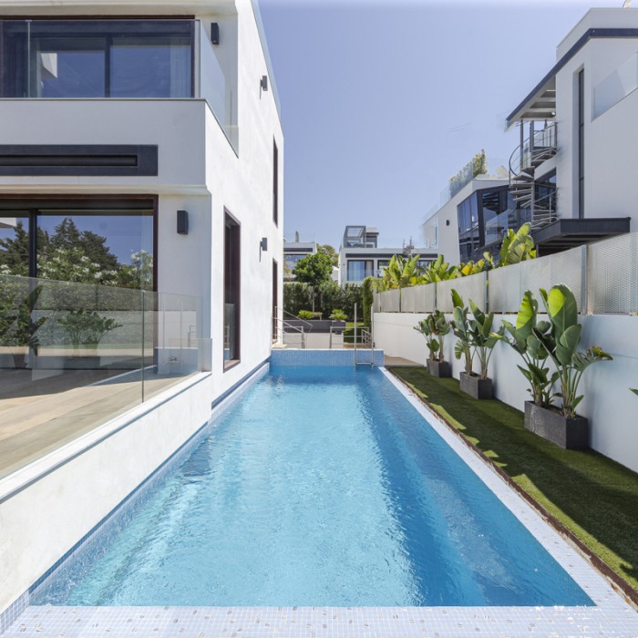 Nouvelle Villa proche de la mer à Rio Verde à Marbella | Image 5
