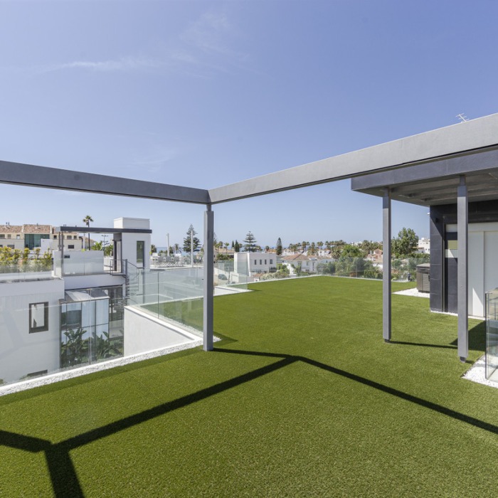 Nouvelle Villa proche de la mer à Rio Verde à Marbella | Image 9