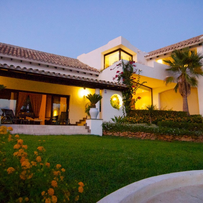 Andalusian sea view villa for sale in Marbella14