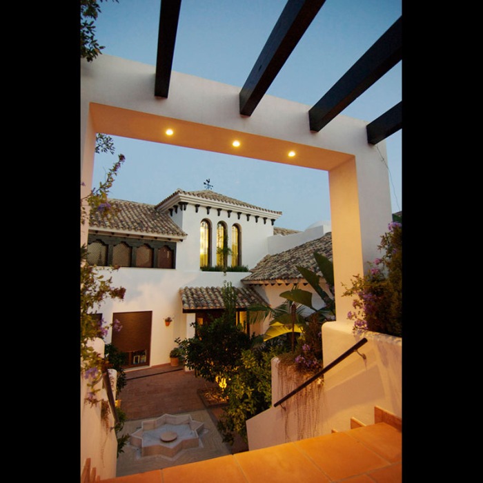 Incroyable Villa Andalouse avec vue mer à Los Monteros, Marbella Est | Image 13