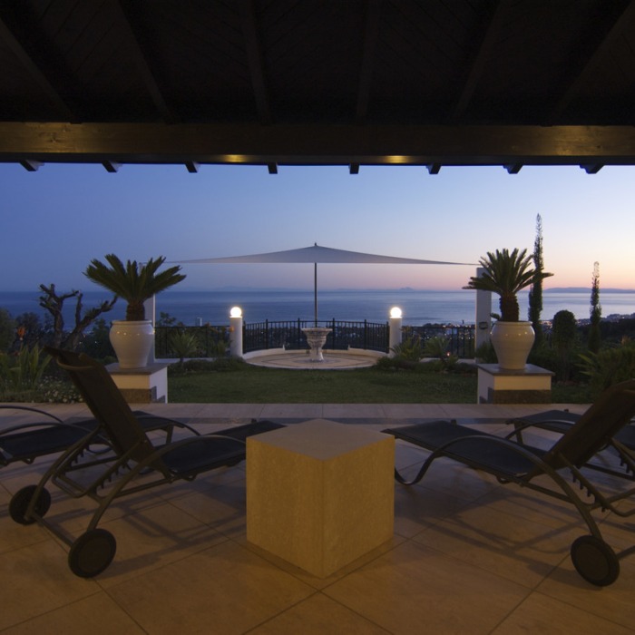 Incroyable Villa Andalouse avec vue mer à Los Monteros, Marbella Est | Image 8