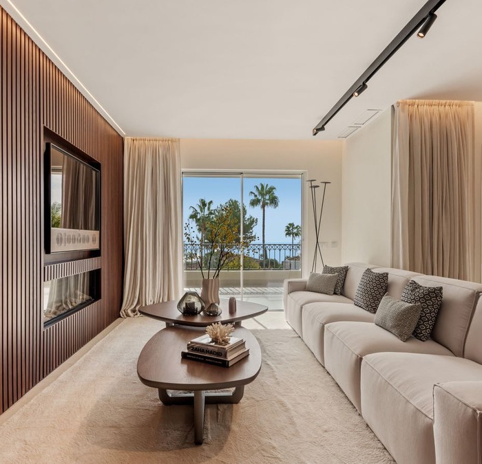 Contemporary Apartment with Sea Views in Altos Reales, Marbella Golden Mile | Image 26