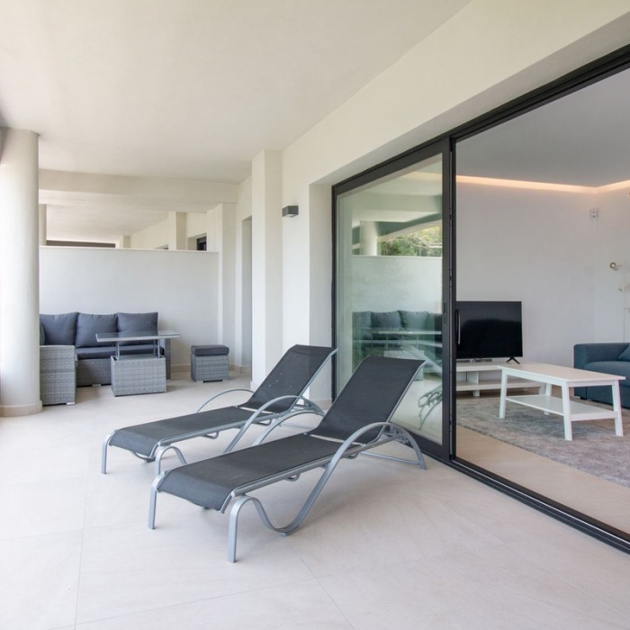 Modern Apartment in La Quinta, Benahavis | Image 13