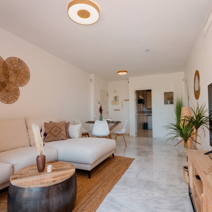 Apartamento moderno con vistas al mar en La Reserva de Marbella | Image 4