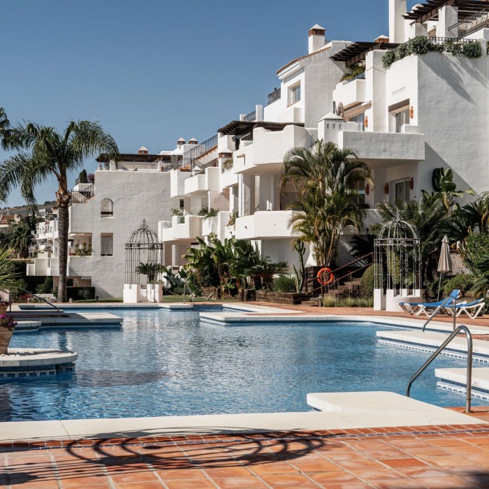 Modern Apartment with Sea View and Renovated in Bohemian Style in Nueva Andalucia | Image 16