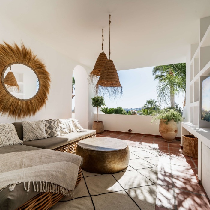 Modern Apartment with Sea View and Renovated in Bohemian Style in Nueva Andalucia | Image 6