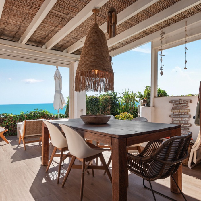 Moderna casa adosada en primera línea de playa en Estepona | Image 14