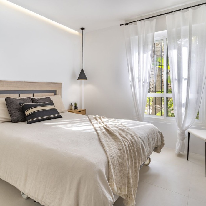 Modern Beachside Apartment for sale in Marbella East | Image 27
