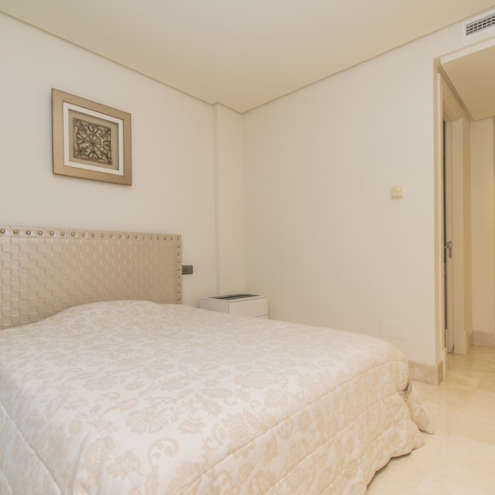 Lujoso Apartamento en Primera Línea de Playa en Estepona | Image 18