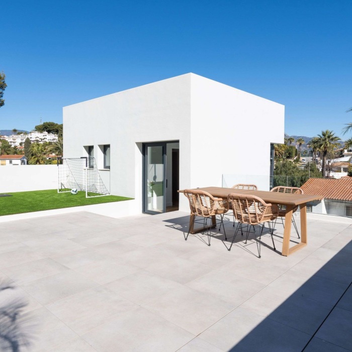 Elegant Modern Villa in Nueva Andalucia | Image 30