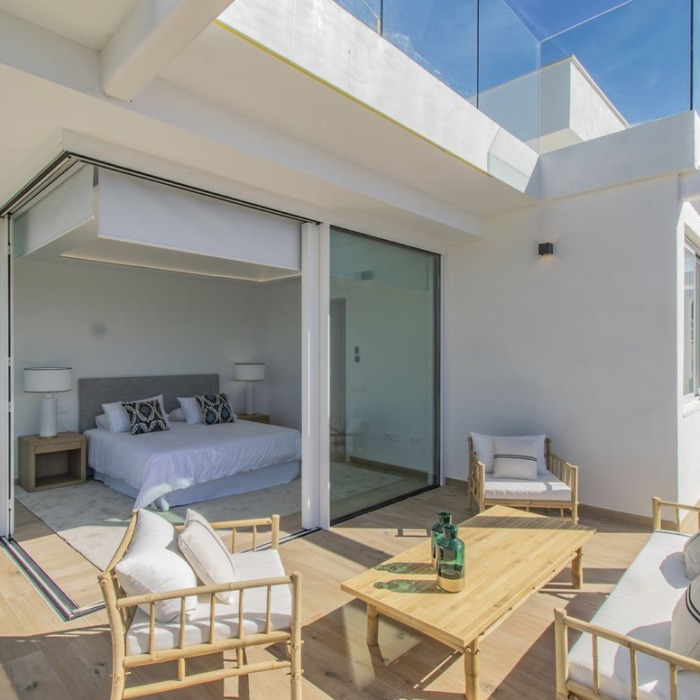 Contemporary Villa with Sea view in the Center of Marbella | Image 23