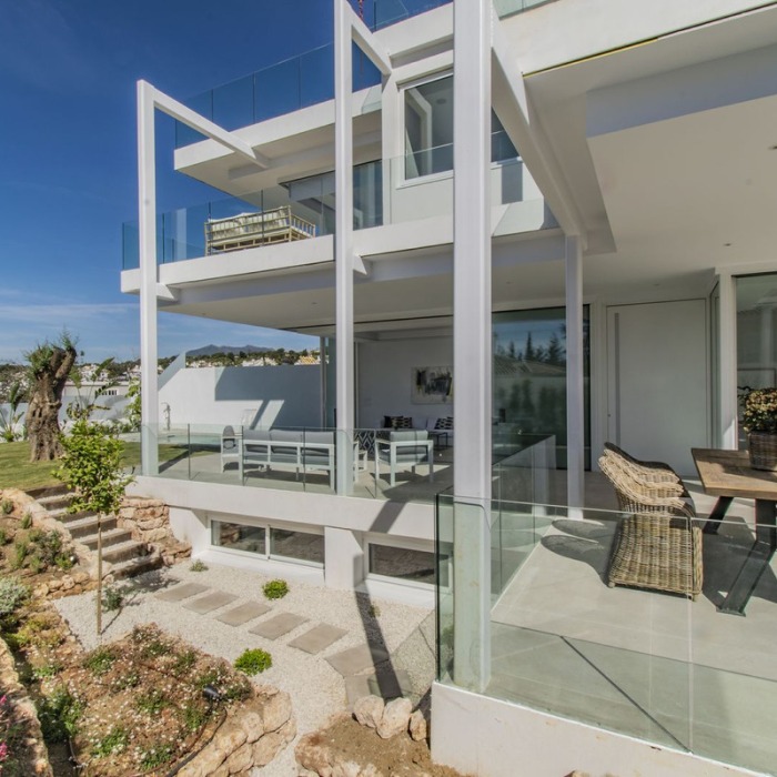 Contemporary Villa with Sea view in the Center of Marbella | Image 14