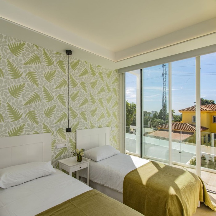 Contemporary Villa with Sea view in the Center of Marbella | Image 7