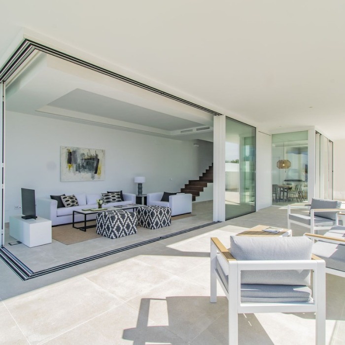 Contemporary Villa with Sea view in the Center of Marbella | Image 5