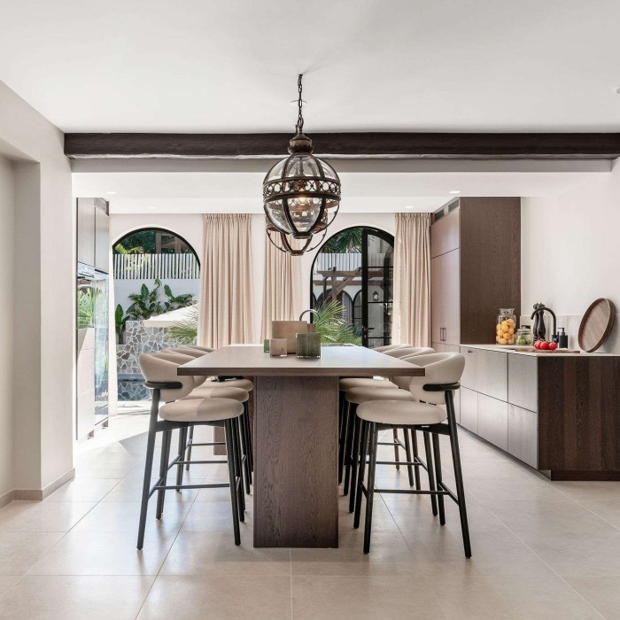 Tastefully Renovated Modern villa in Nueva Andalucia, Marbella | Image 13