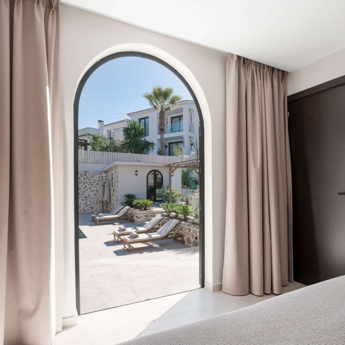 Tastefully Renovated Modern villa in Nueva Andalucia, Marbella | Image 32