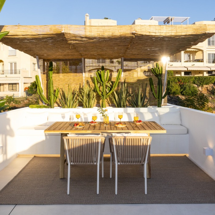 Bohemian and Modern Penthouse with Sea View at La Quinta, Benahavis | Image 7