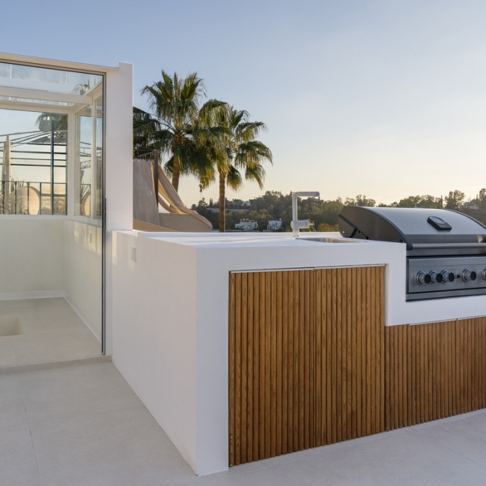 Bohemian and Modern Penthouse with Sea View at La Quinta, Benahavis | Image 36