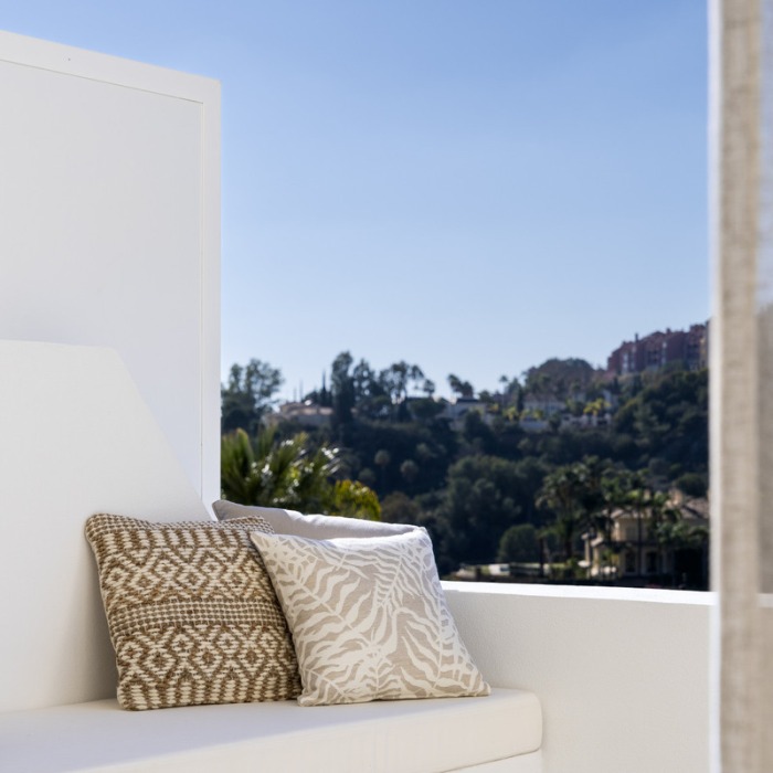 Bohemian and Modern Penthouse with Sea View at La Quinta, Benahavis | Image 20