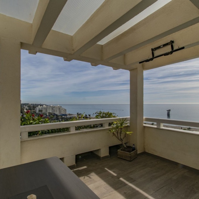 Sea View Penthouse near the Beach in the Center of Marbella | Image 15