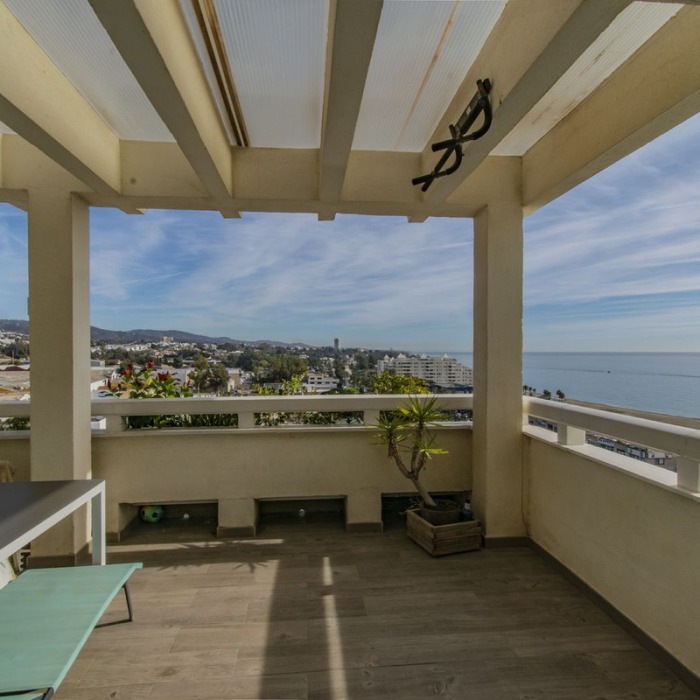 Sea View Penthouse near the Beach in the Center of Marbella | Image 17