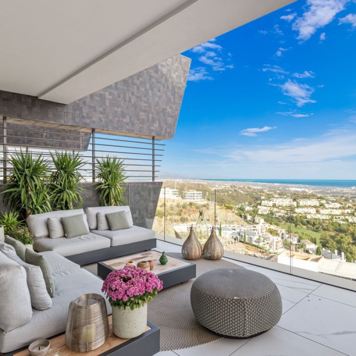 Sea View Apartment in Benahavis, Marbella | Image 13
